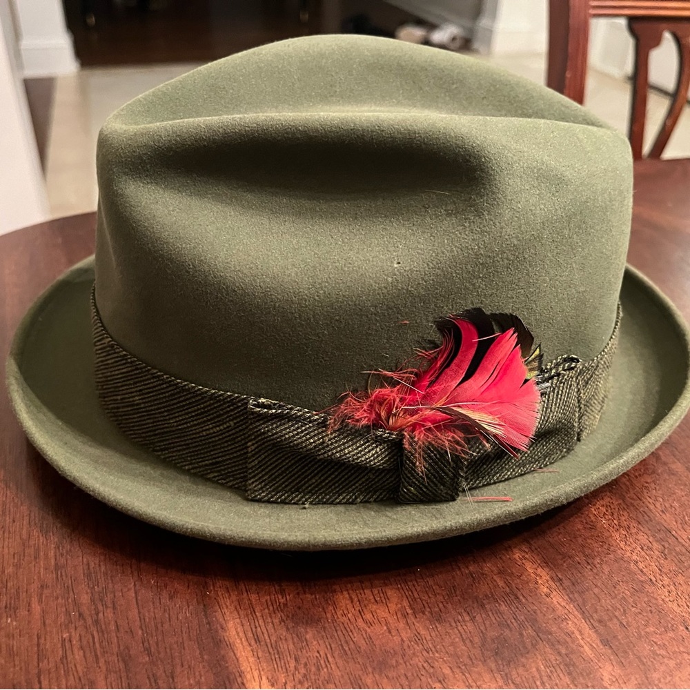 Men’s Dobbs Rainbow. 7 1/4.